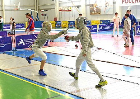 При поддержке АПЗ в Арзамасе прошли чемпионат и первенства ПФО по фехтованию на саблях